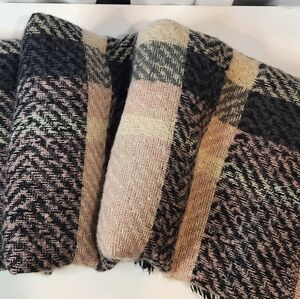 WRAP SCARF Unbranded Pink, black, tan and blue 56"×56" Excellent condition